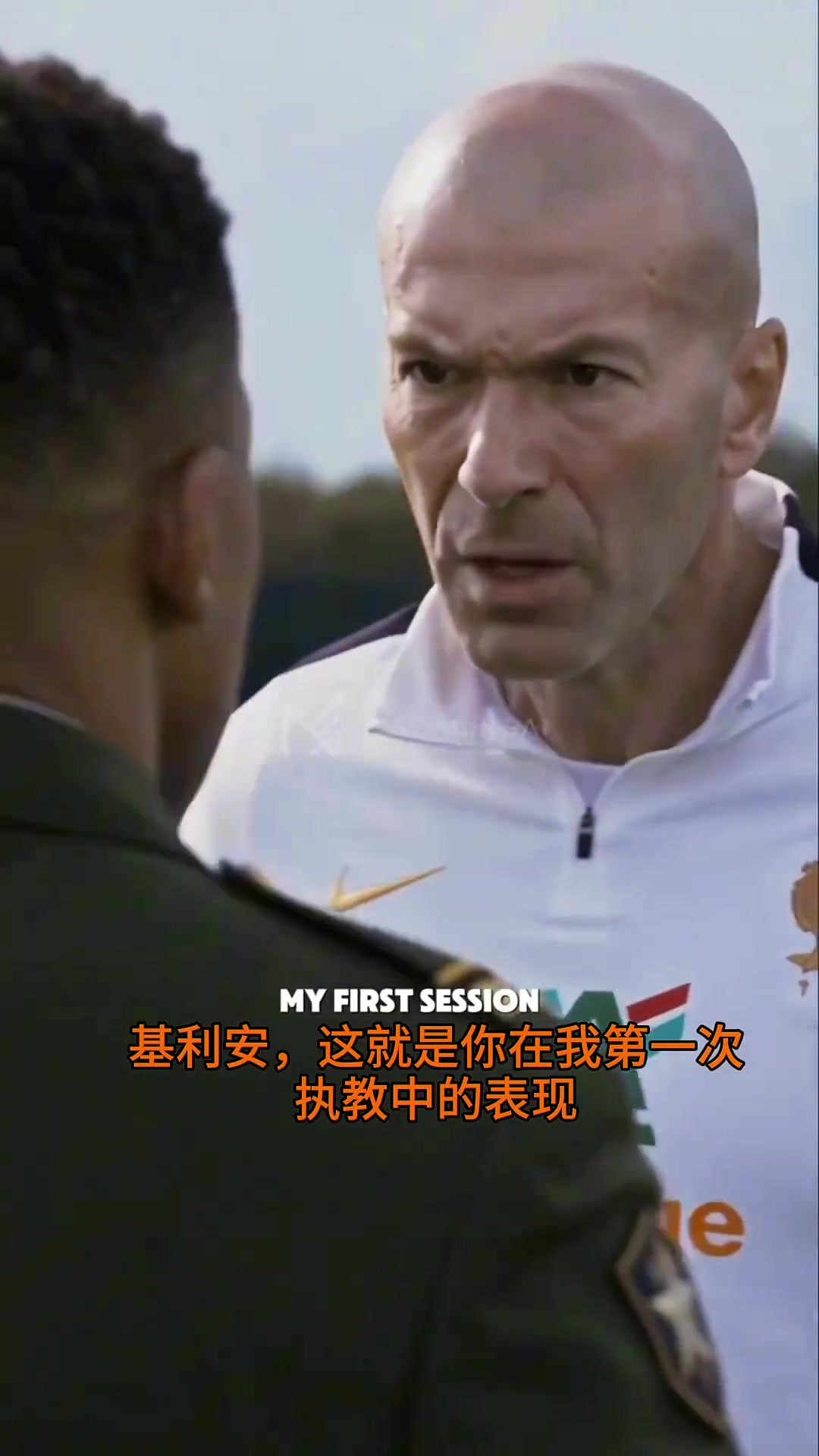 外网脑洞太大！姆巴佩打服齐达内，请来拿破仑队员全被虐疯😱